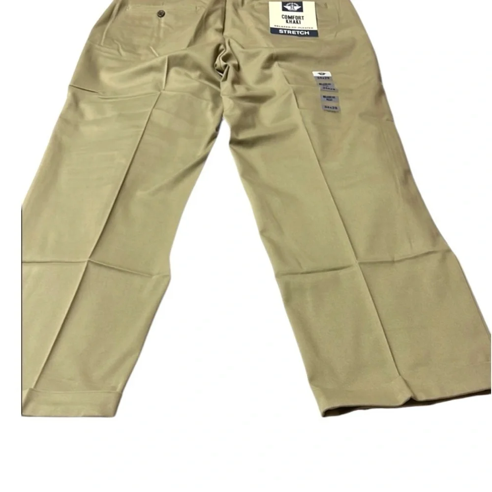 NWT Dockers Comfort Khaki Mens Pleated Pants